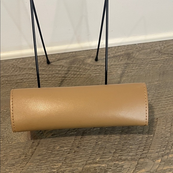 BURBERRY London England Tan / Brown Leather Sunglass / Eyeglass Case Like New - Picture 3 of 8
